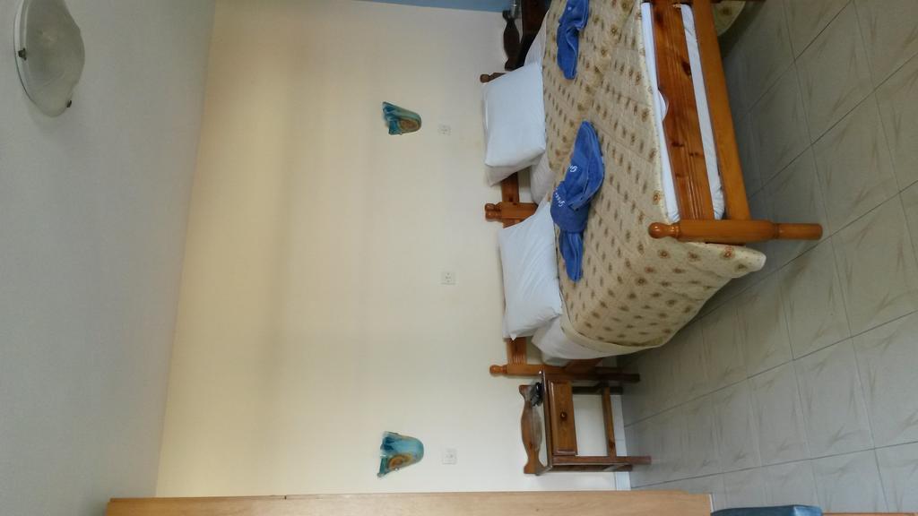 Green Hill Seaside Studios Apartment